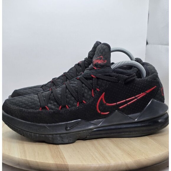 Nike Lebron 17 Low Bred Mens Size 9.5 Black Red Basketball Shoes CD5007-001 - Picture 1 of 9